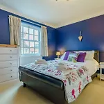 3 Bed In Richmond Oc-90578 *