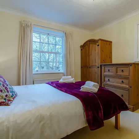 3 Bed In Richmond 90578 Ferienhaus