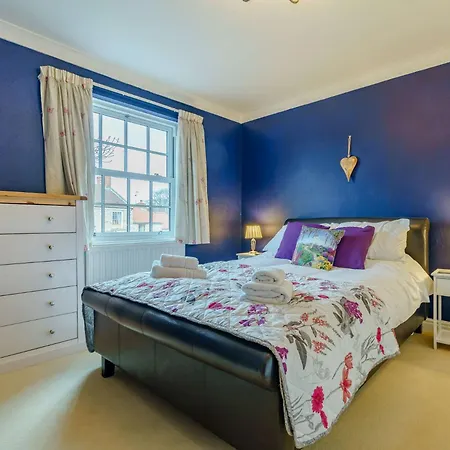 3 Bed In Richmond Oc-90578 *
