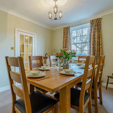 3 Bed In Richmond 90578 Ferienhaus *