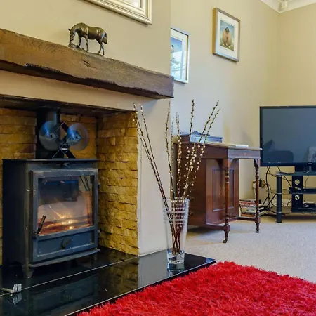3 Bed In Richmond Oc-90578 Vakantiehuis