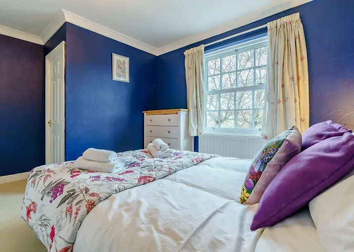 3 Bed In Richmond Oc-90578 Holiday home