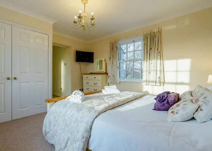 3 Bed In Richmond Oc-90578