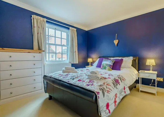 3 Bed In Richmond Oc-90578